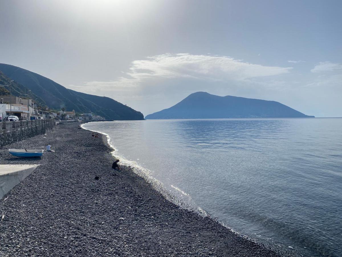 Ferienwohnung Lipari Centro Storico Flat 7 Mins From Port Exterior foto