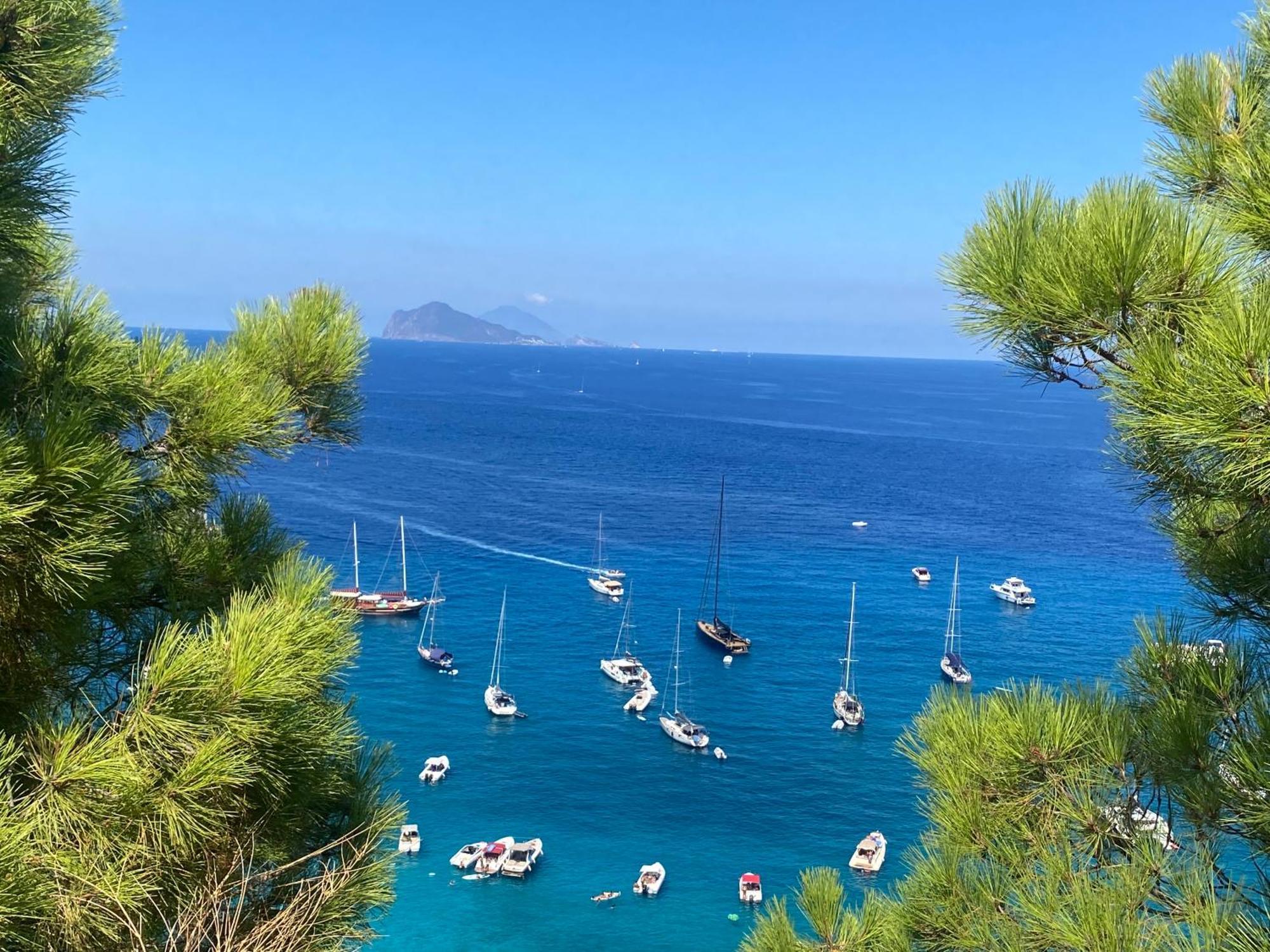Ferienwohnung Lipari Centro Storico Flat 7 Mins From Port Exterior foto